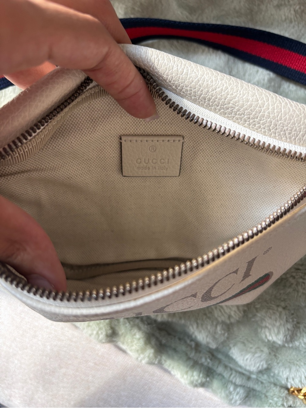 Gucci White Leather Belt Bag with Green-Red Web Stripe - Picture 4 of 5
